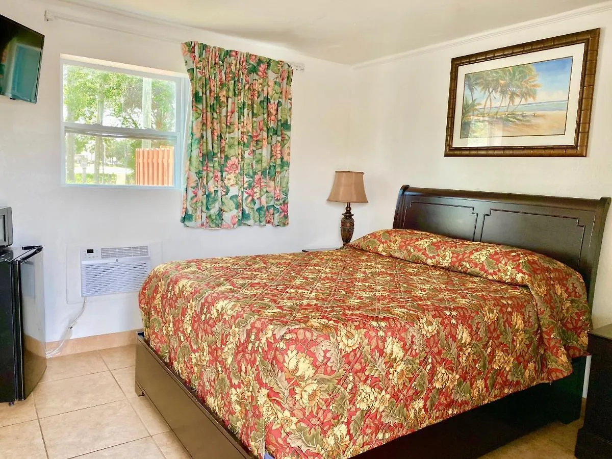 Glades - Motel 2*