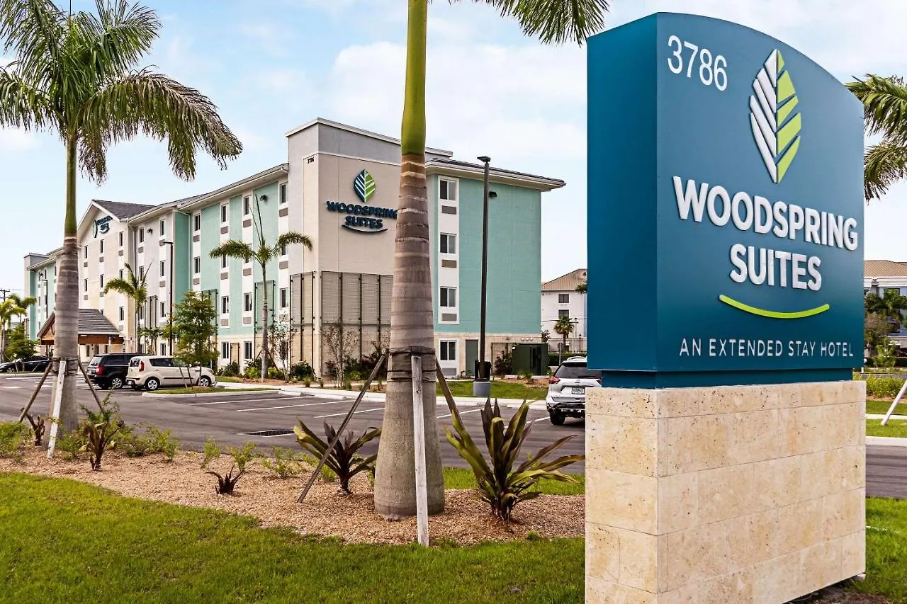 Hotel Woodspring 2*
