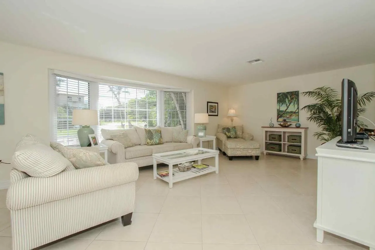 Oleander Drive - Coquina Sands * Naples