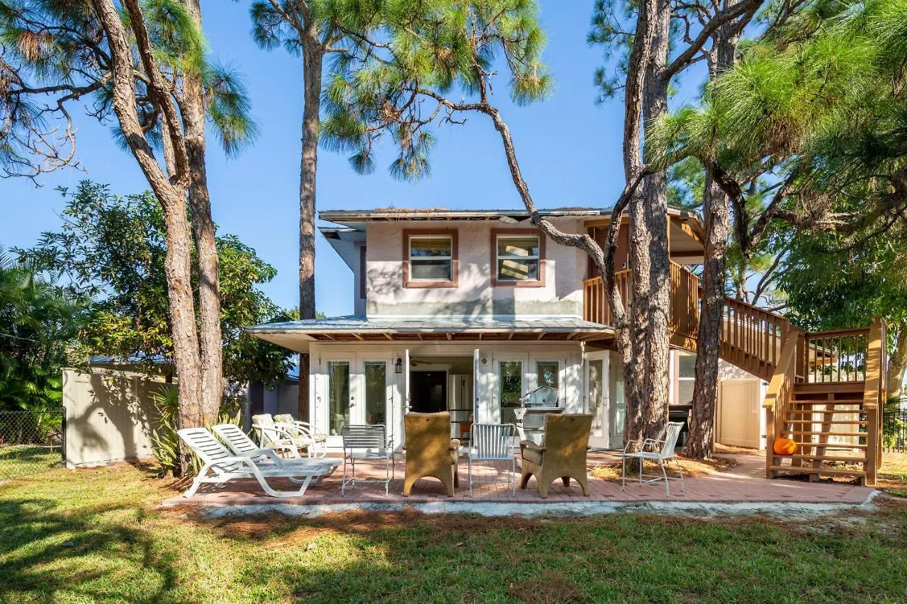 By 4 - Gulf Breeze * Naples