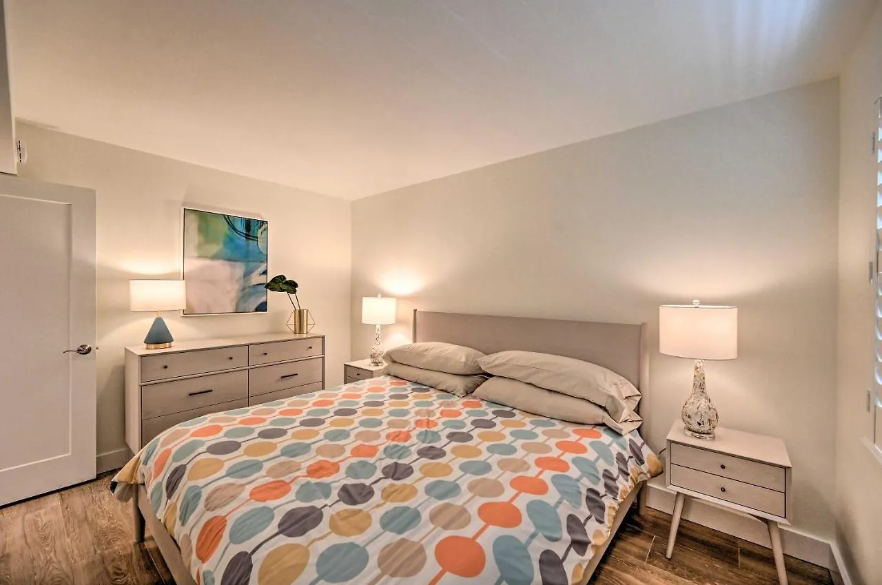 Luxe Escape Walk To And Downtown! Naples