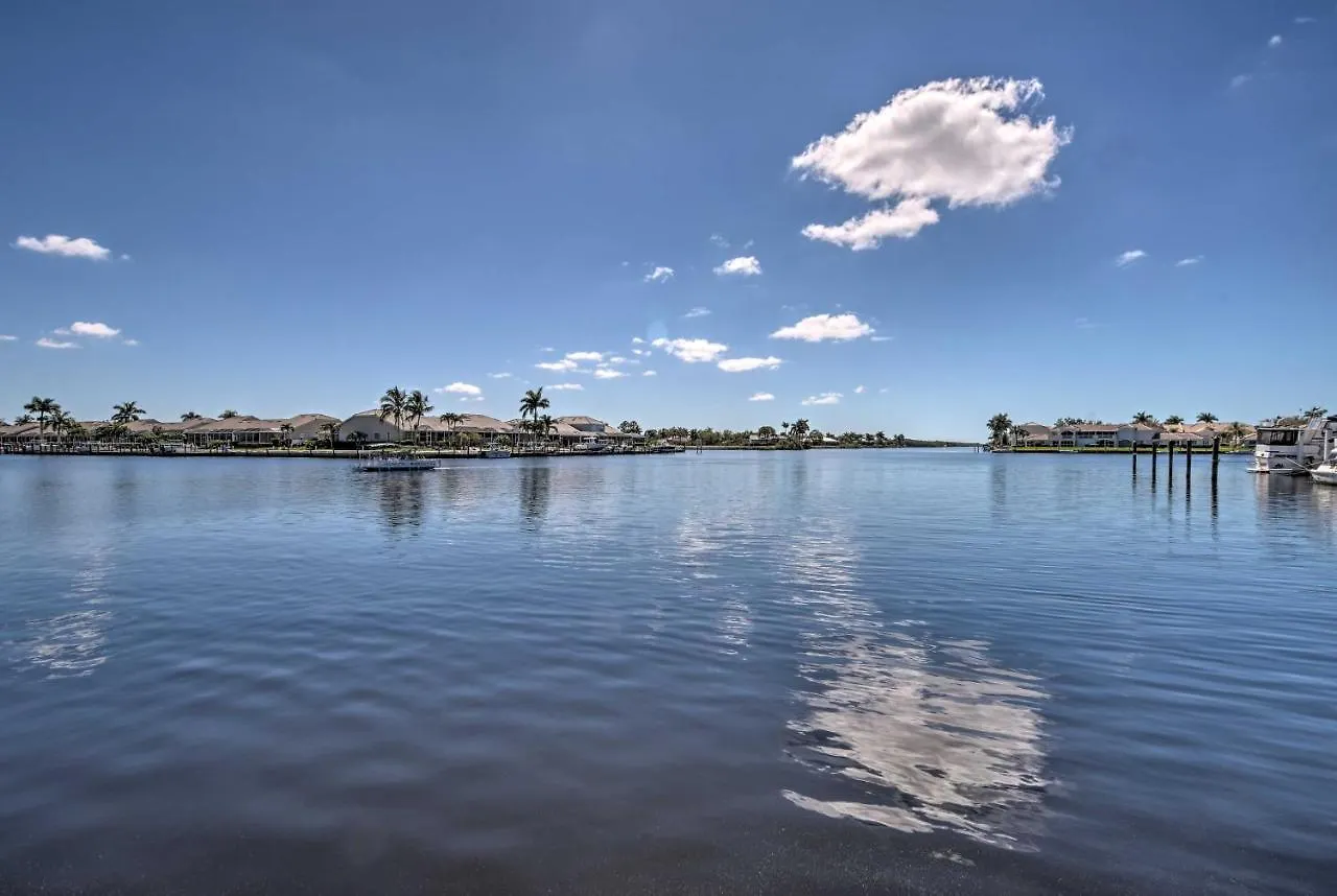 Waterfront About 15 Mi To Everglades!