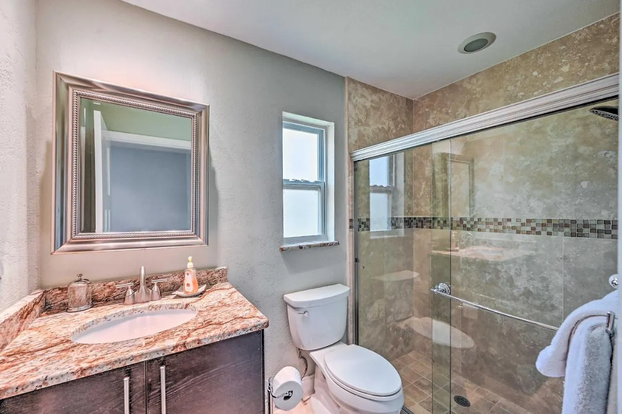 Paradise With Private Pool, 4 Mi To Beach! بيت للعطل