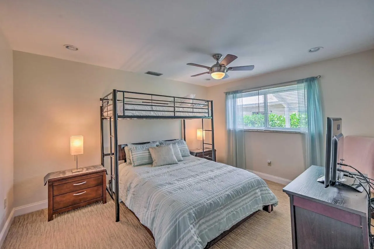 Paradise With Private Pool, 4 Mi To Beach!