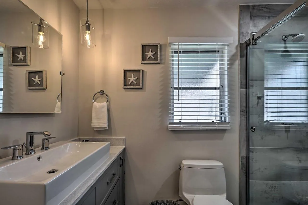 Oasis With Screened Pool, Bike To Beach! Holiday home Naples