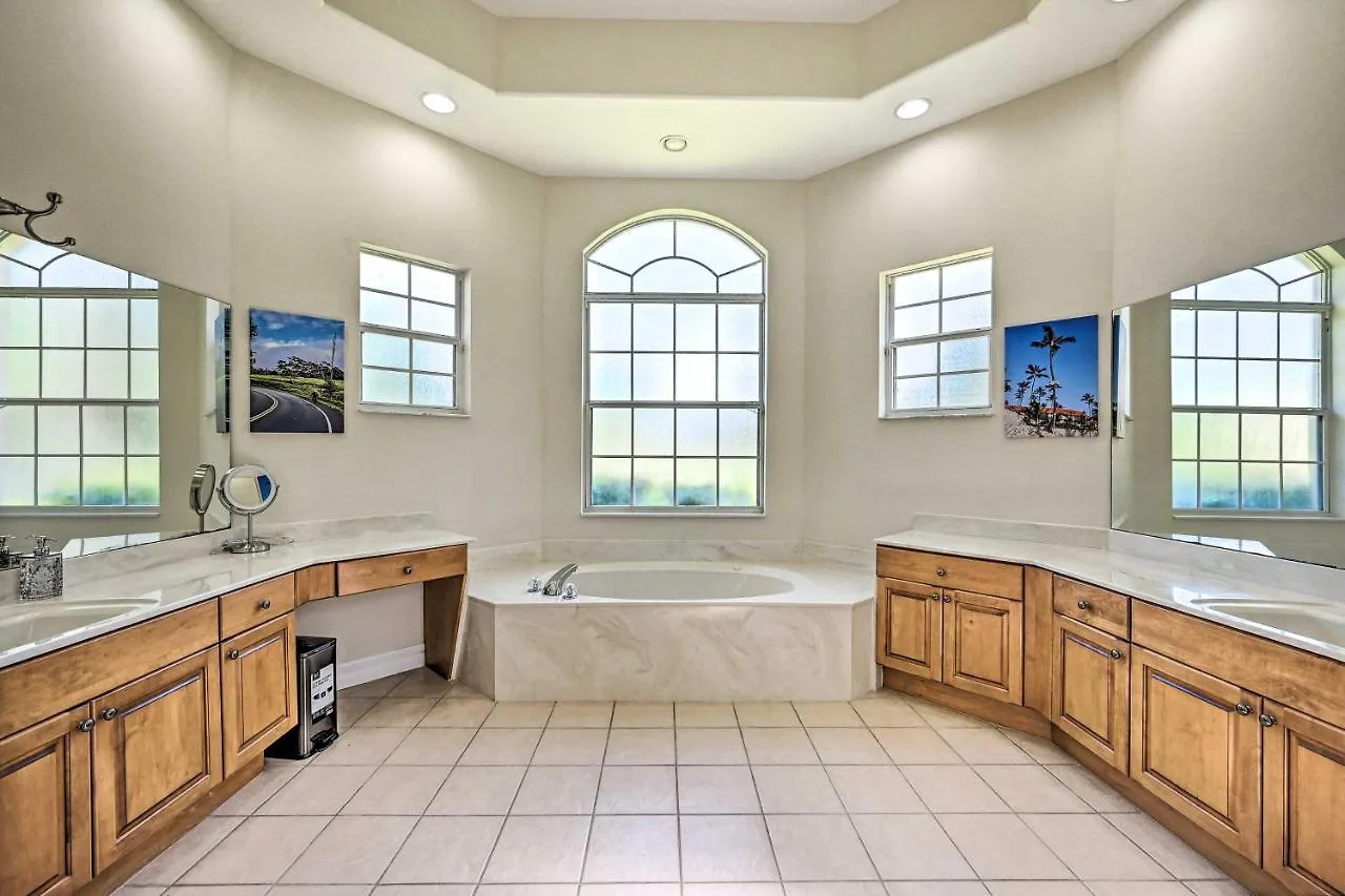 Backyard Oasis With Private Pool! Feriehus