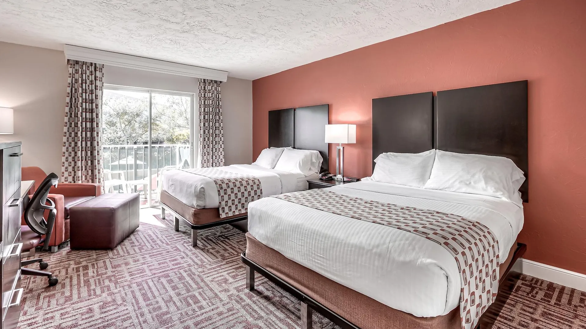 Hotel Of Naples, Tapestry Collection By Hilton 4*