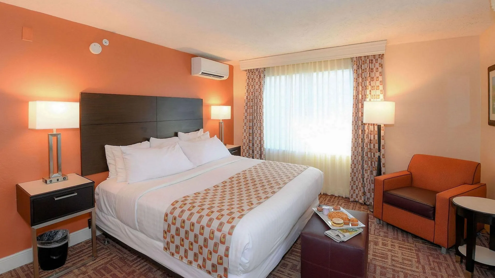Hotel Of Naples, Tapestry Collection By Hilton