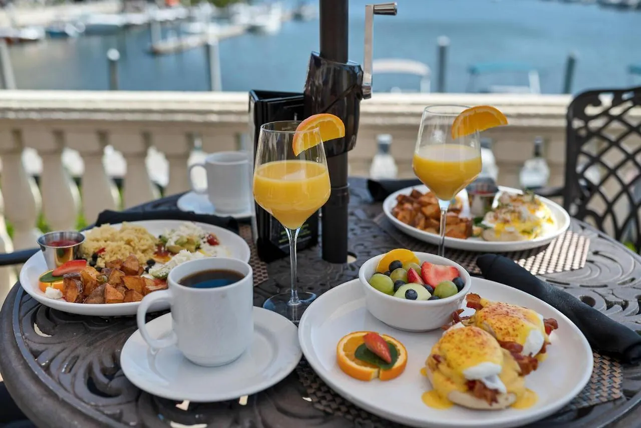 Otel Bayfront 5th Avenue 3*