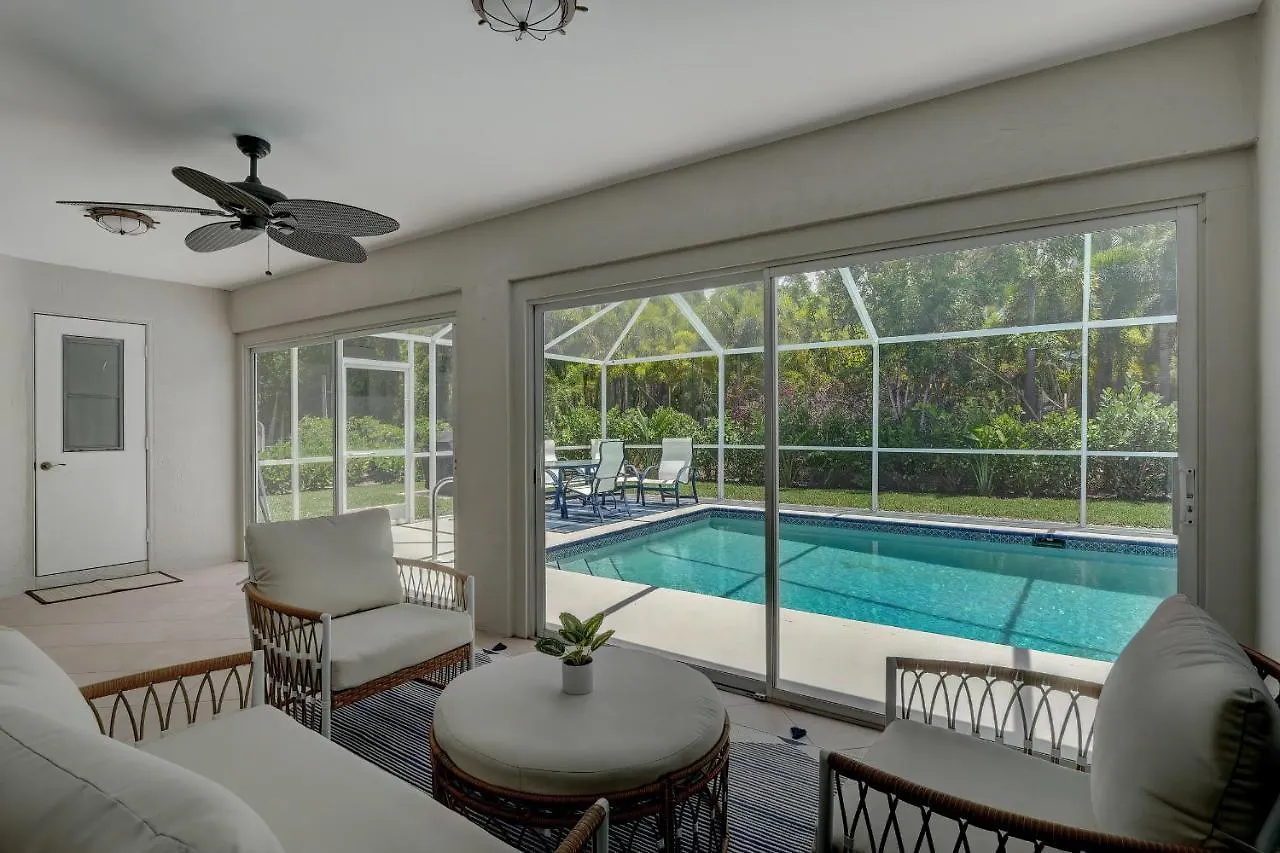 Piccadilly House - Beautiful Updated Home, Private Pool, Minutes From Downtown 5th Ave & Beaches!!! * North Naples