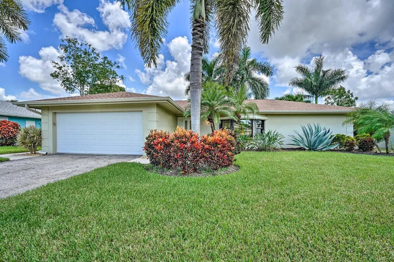 Holiday home Charming With Patio About 5 Mi To *