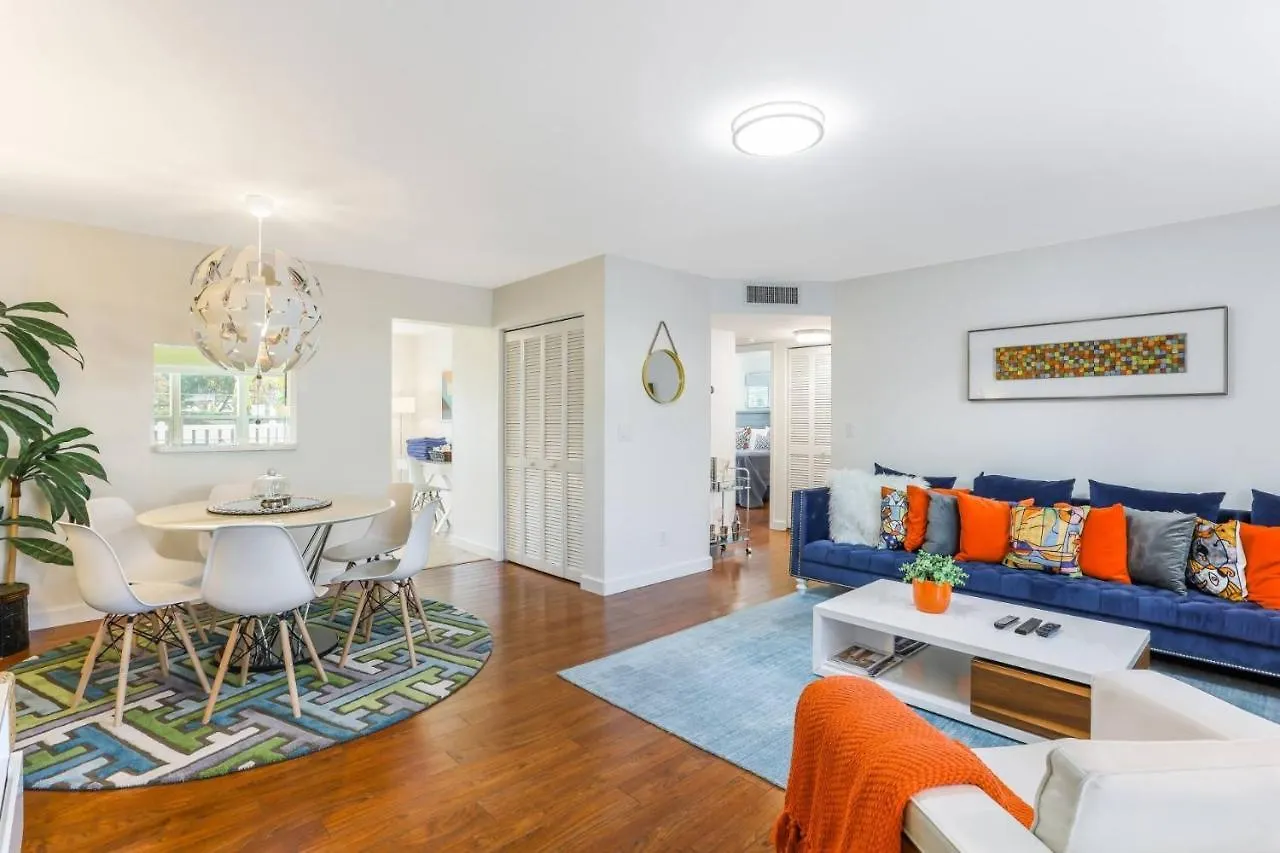 The Shore Club At Park Shore Holiday home *