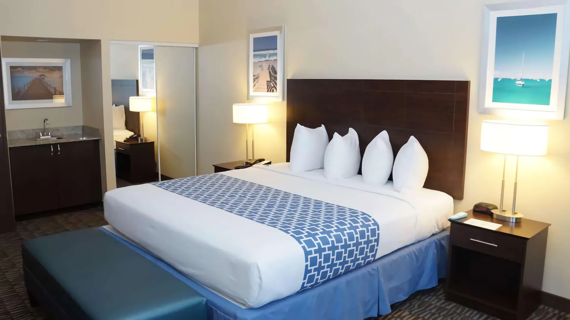 Western Plaza 3*