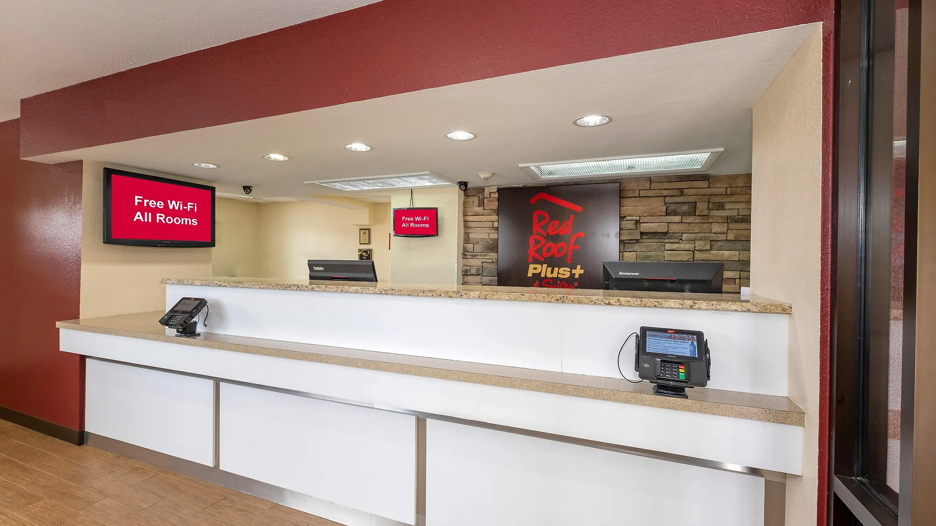 Otel Red Roof Plus+ & Downtown-5th Ave S North Naples