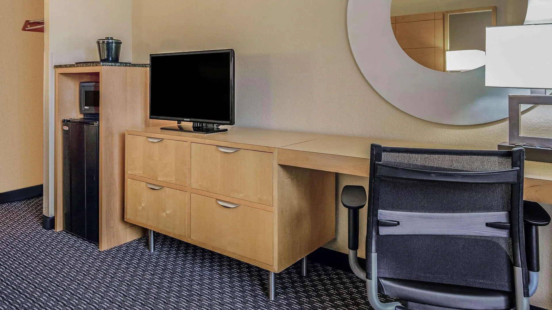 La Quinta By Wyndham Downtown North Naples