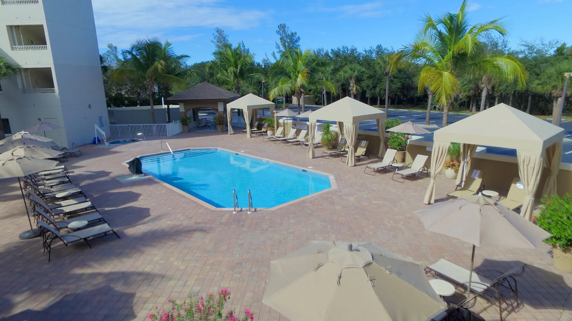 Express & Downtown - 5th Avenue By Ihg Hotel North Naples