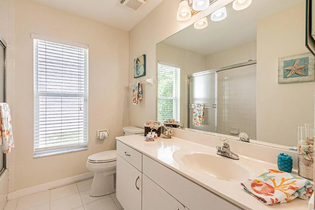 Crown Pointe- Harrogate Ct. * Naples