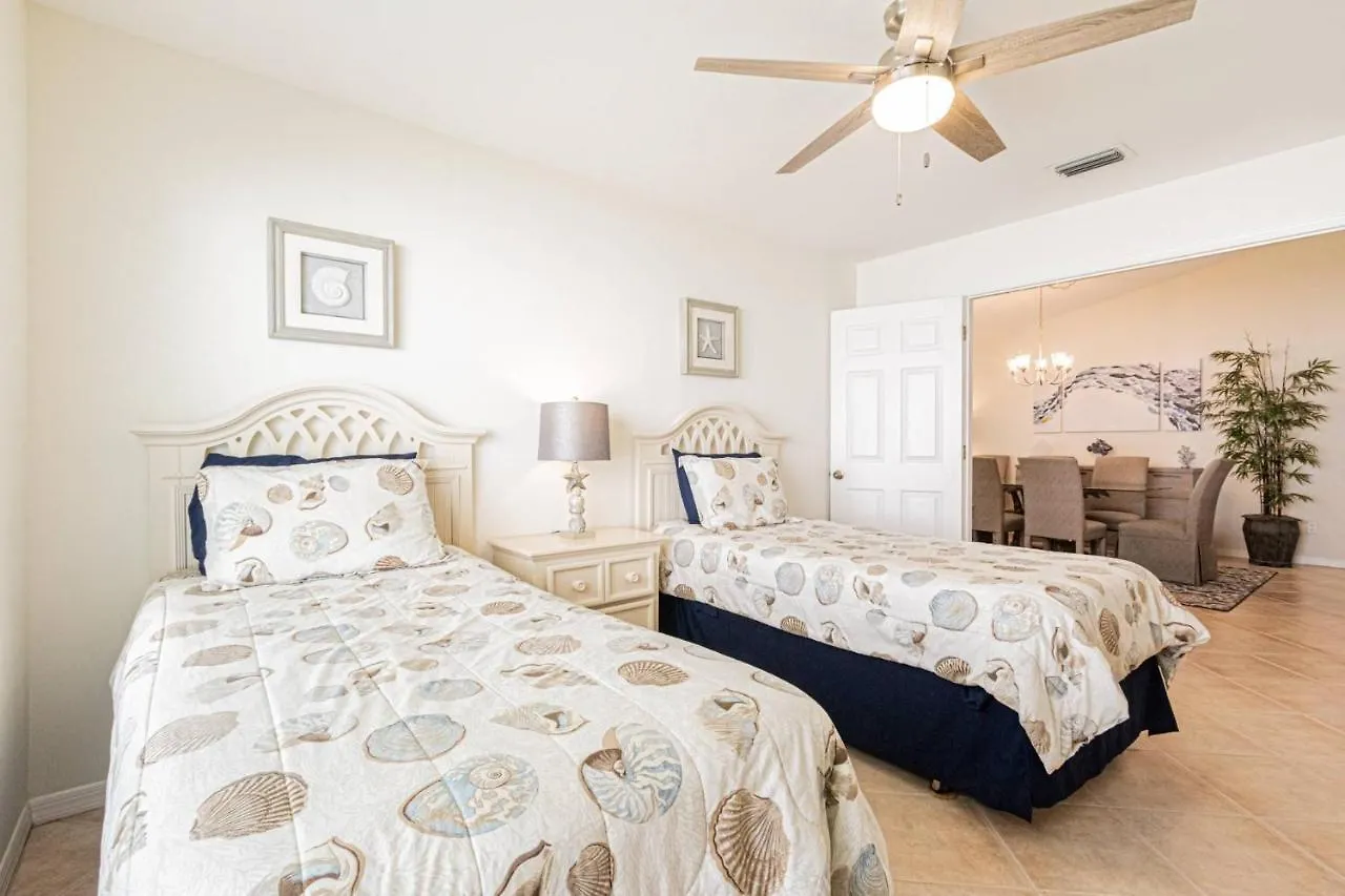Crown Pointe- Harrogate Ct. * Naples