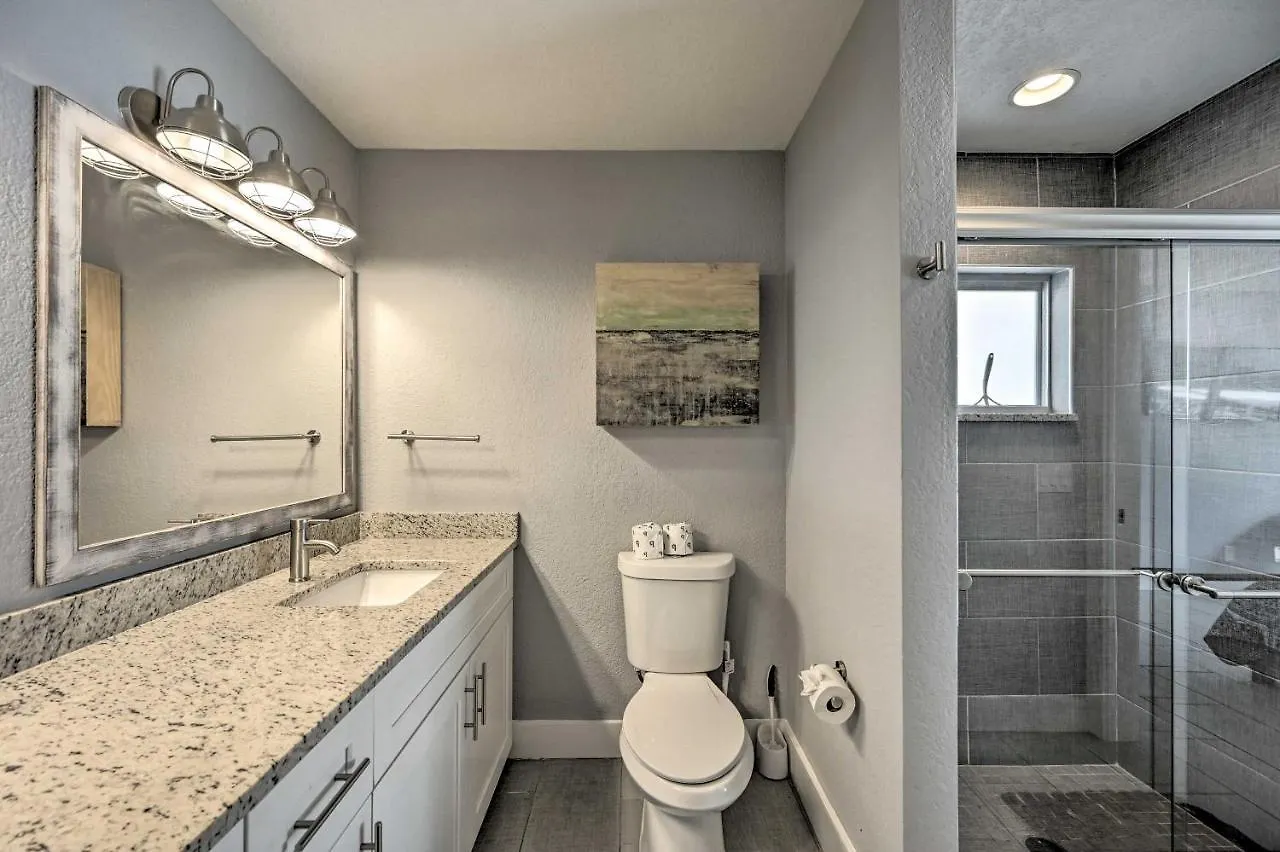Remodeled Getaway With Pool About 1 Mi To Beach! Naples