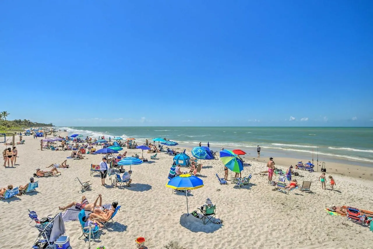 With Pool Access Walk To Shopping And Beach! Apartment *