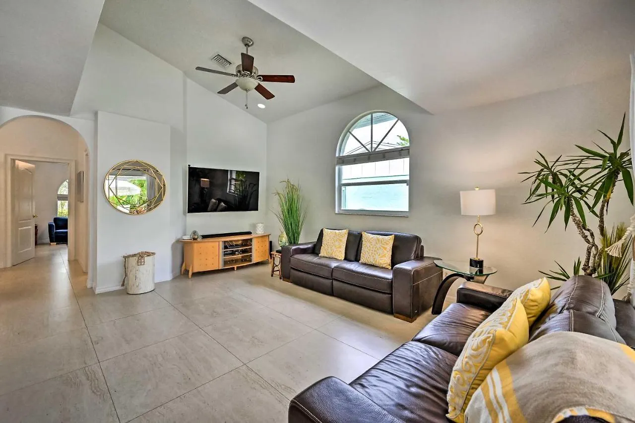 Modern Oasis With Saltwater Pool And Spa! * Naples
