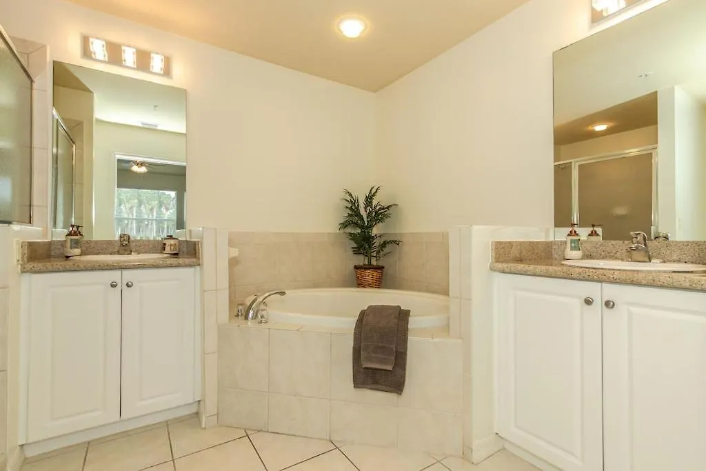 Free Golf! Stay, Play, Work From Luxury 2bdr Den 1st Floor In Lely Golf Apartment