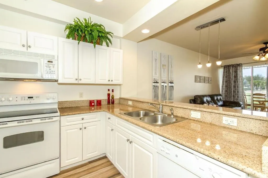 Apartment Free Golf! Stay, Play, Work From Luxury 2bdr Den 1st Floor In Lely Golf