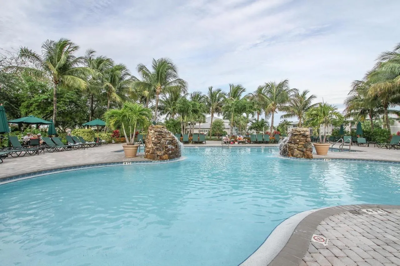 Free Golf! Stay, Play, Work From Luxury 2bdr Den 1st Floor In Lely Golf *
