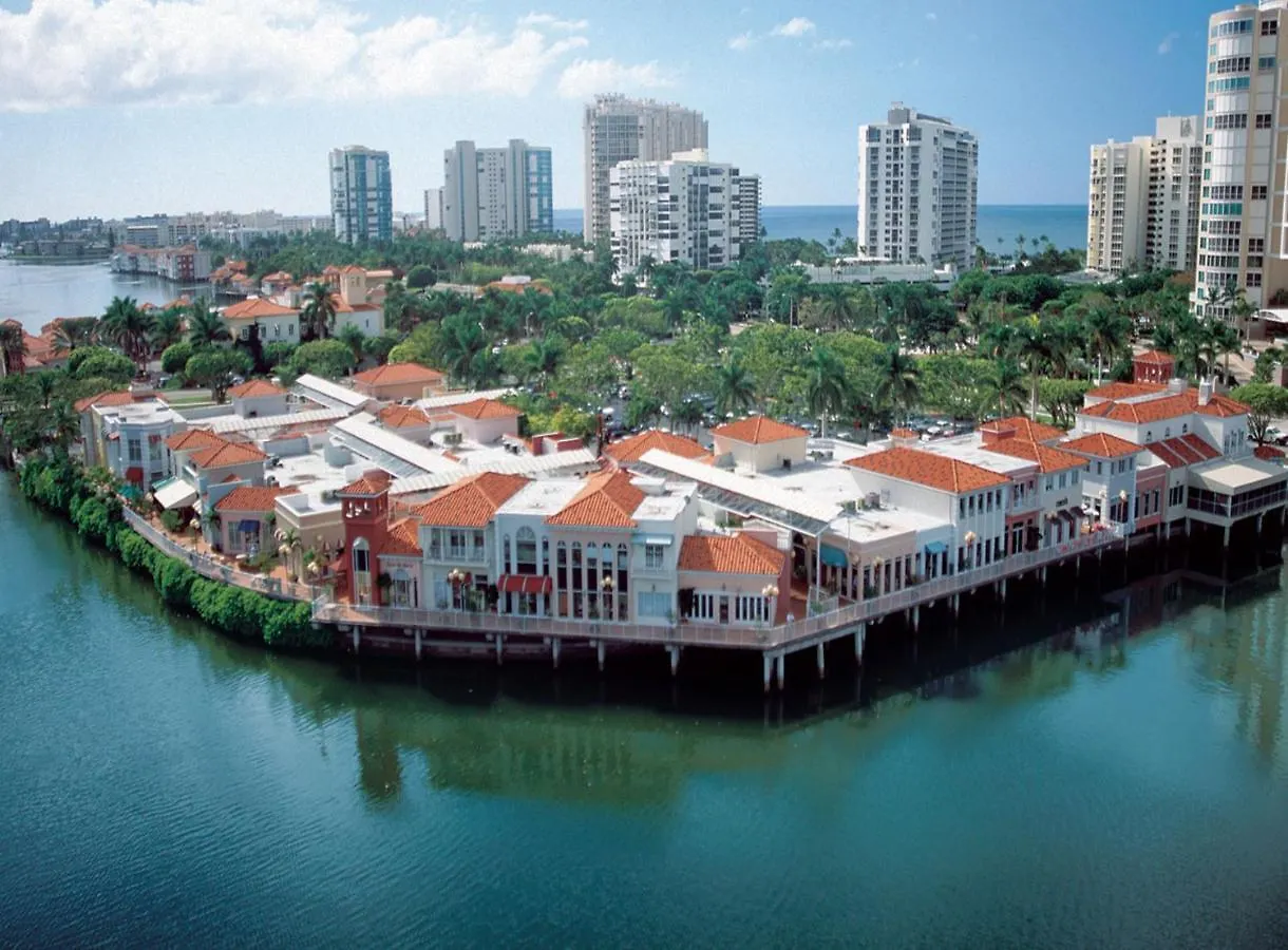 Piccadilly House - Beautiful Updated Home, Private Pool, Minutes From Downtown 5th Ave & Beaches!!! Semesterbostad *
