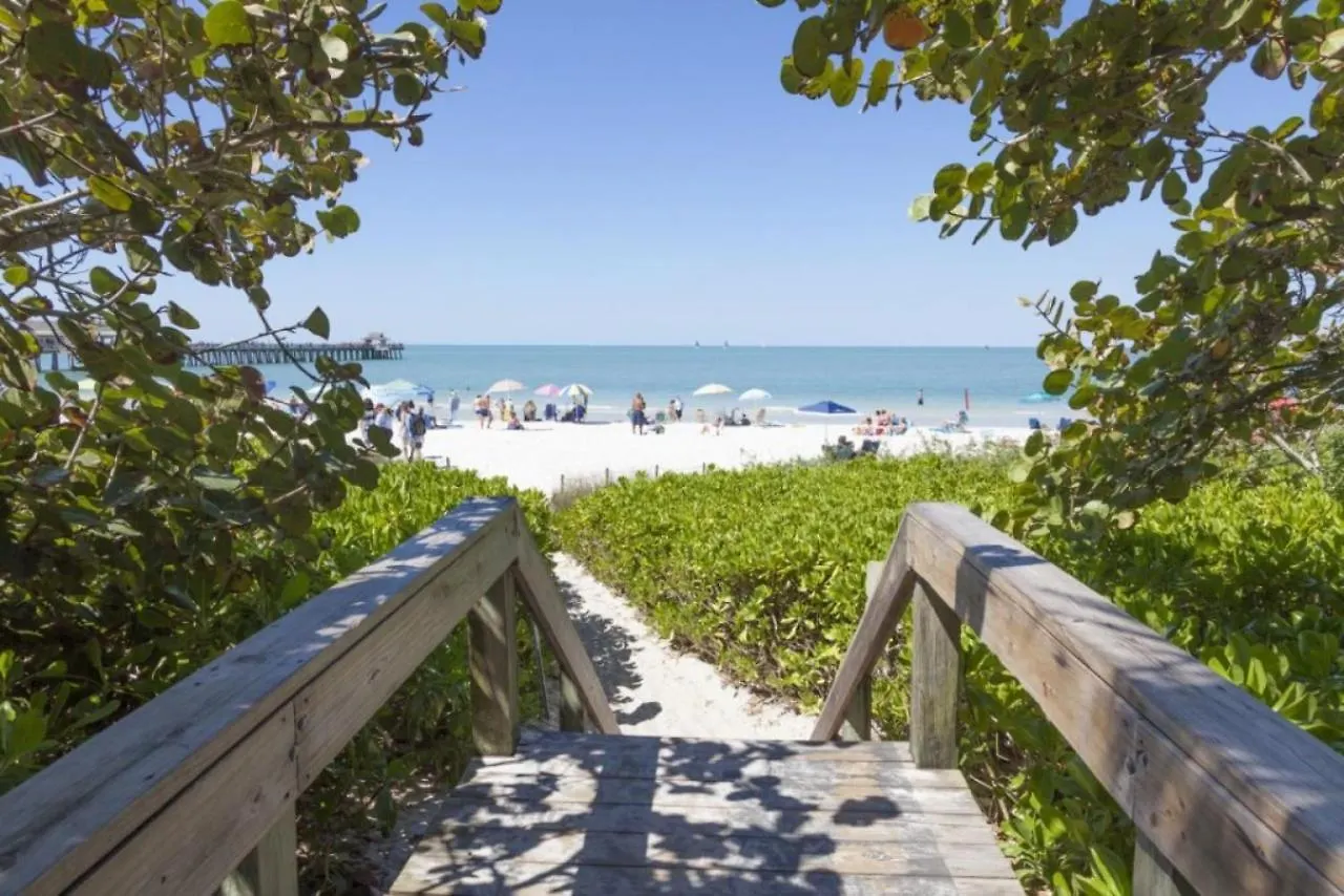 Piccadilly House - Beautiful Updated Home, Private Pool, Minutes From Downtown 5th Ave & Beaches!!!