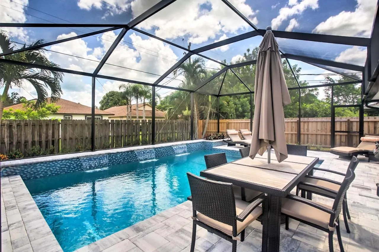 With Lanai And Pool Near Vanderbilt Beach! North Naples