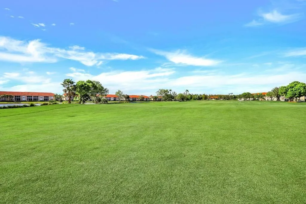 Apartment Beautiful 2 Bedroom W/ Golf Membership Included Naples