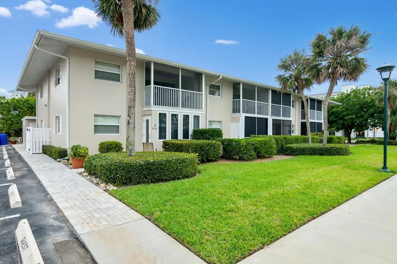 Luxury 805 North Naples