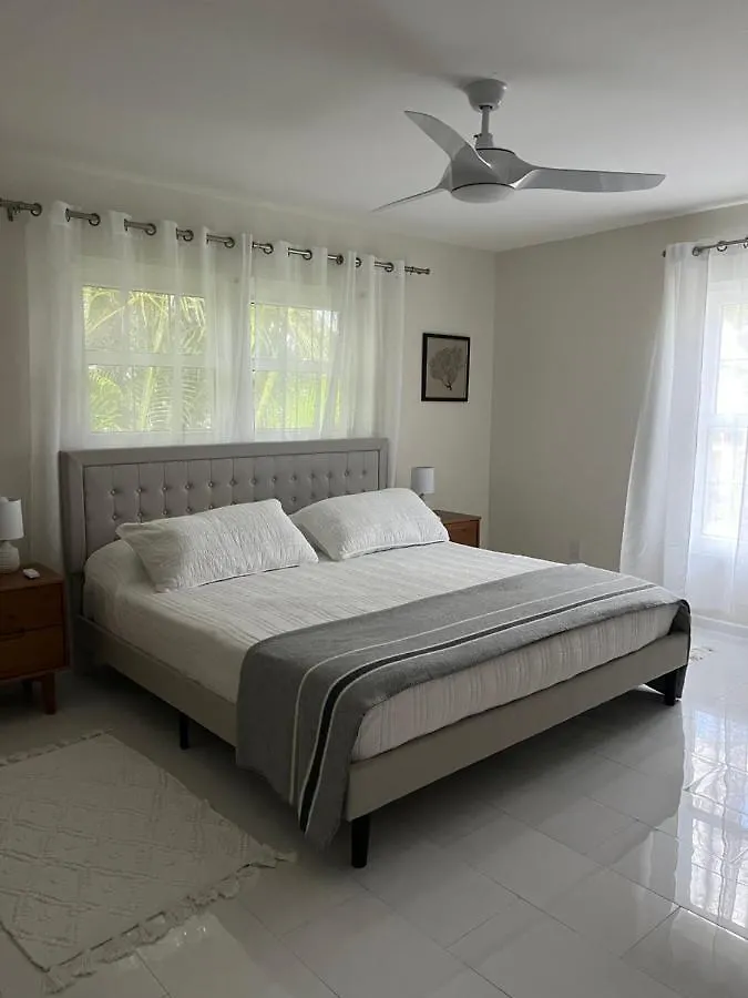 Great Location With View * North Naples