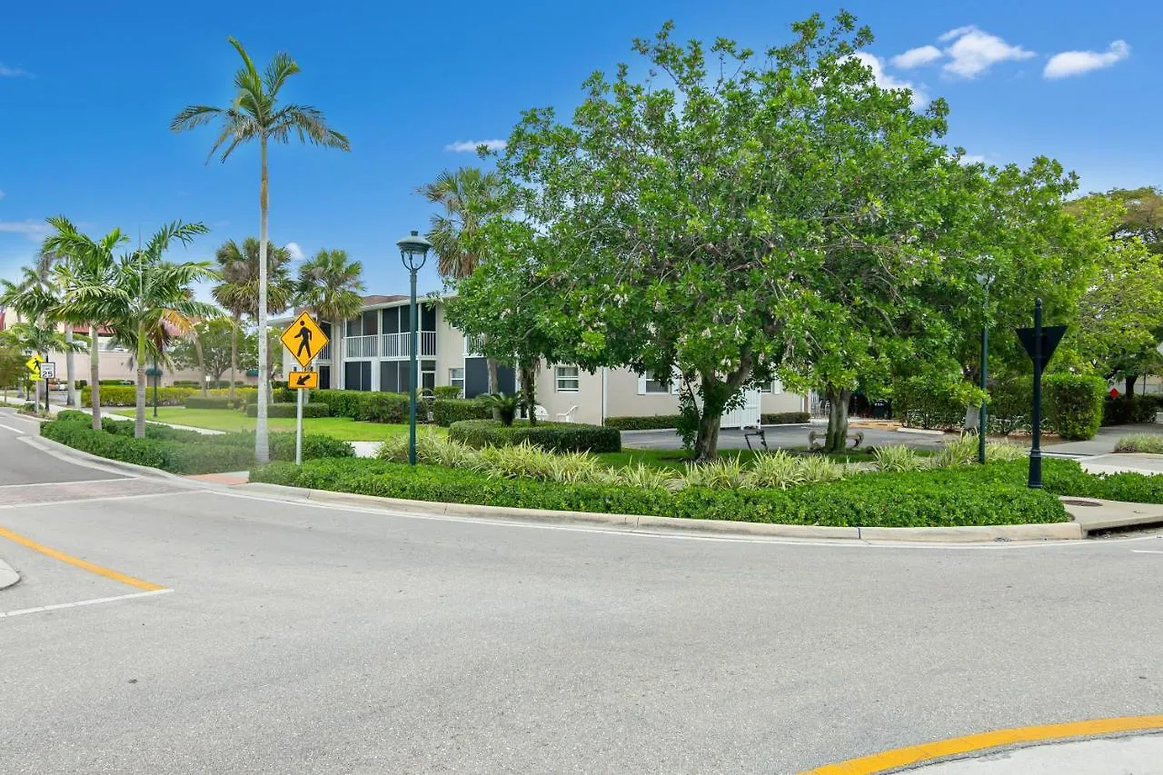 Luxury 805 * North Naples