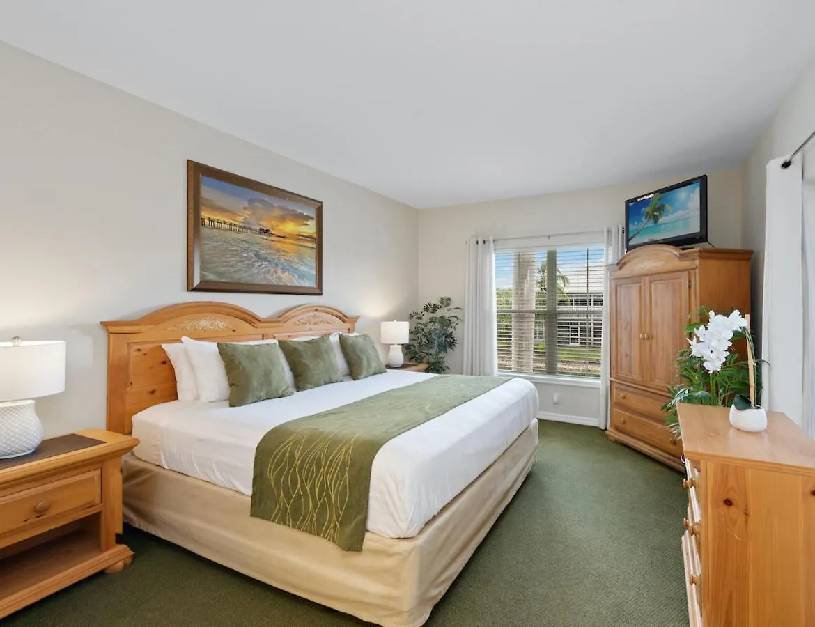 Apartment Lely Greenlinks Floor - On Golf Course, Minutes From Beaches, Downtown! *