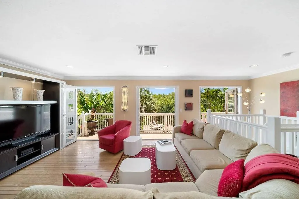Holiday home 3 Bed 3 Bath Tropical Paradise Waterfront Pool House - On Canal - Direct Acces To Gulf