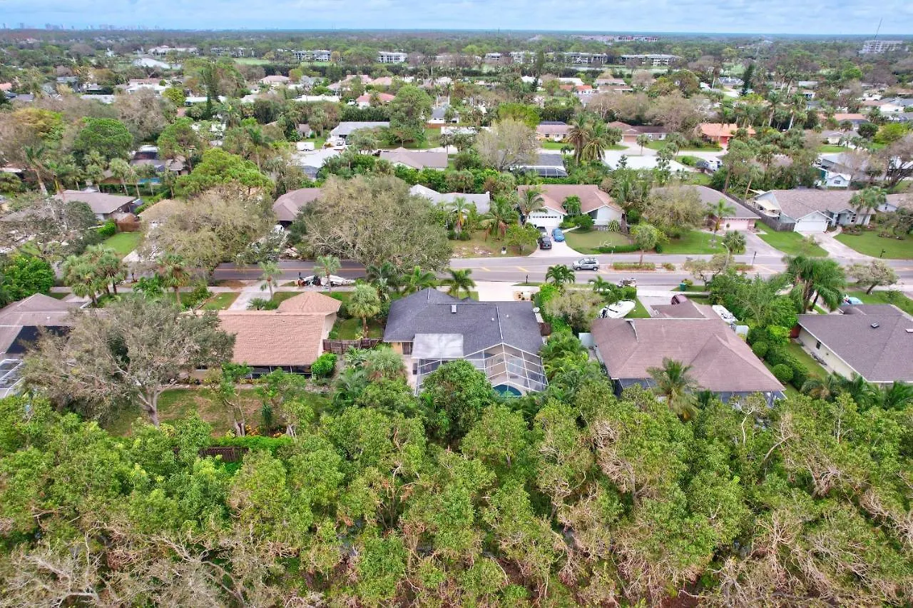 Pet Friendly Pool In River Reach Of Fl Naples