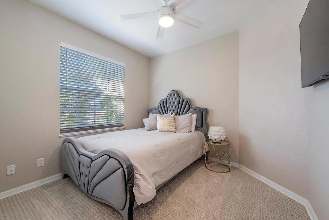 Vacation With Pool. 4 Bedrooms. Sleeps 10