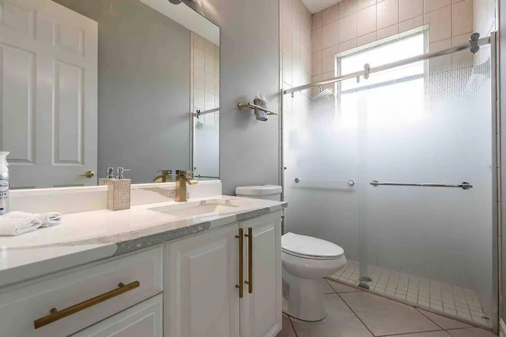 Luxury Home, Close To The And Heated Pool. Naples