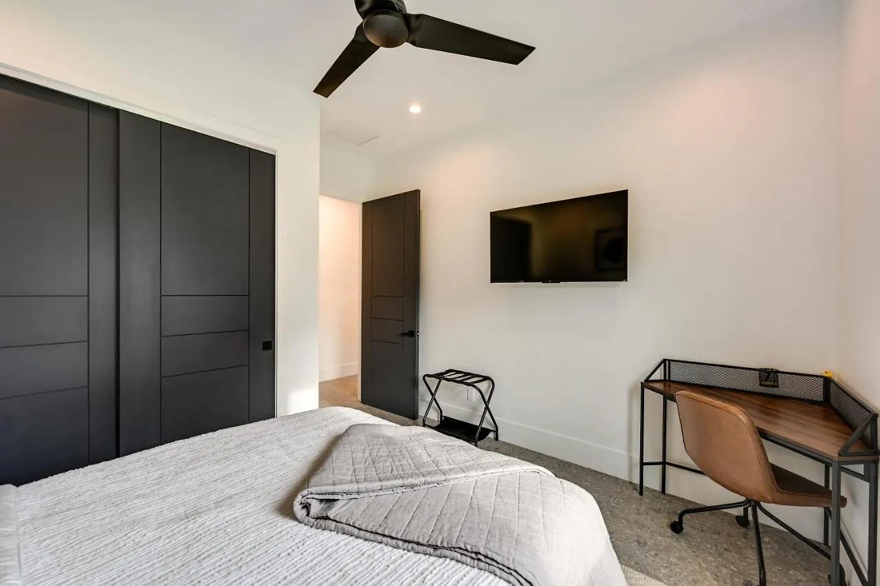 Contemporary With Outdoor Kitchen And Pool Σπίτι διακοπών North Naples