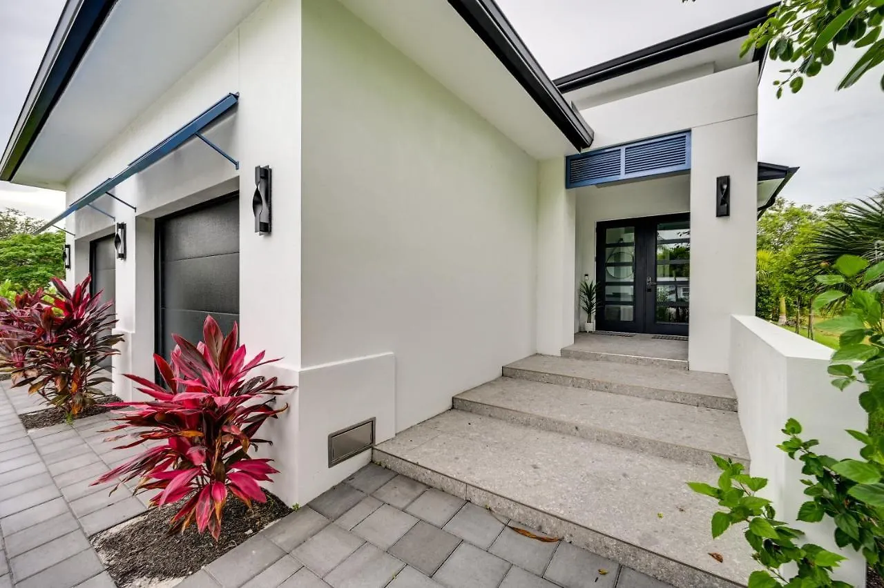 Contemporary With Outdoor Kitchen And Pool * North Naples