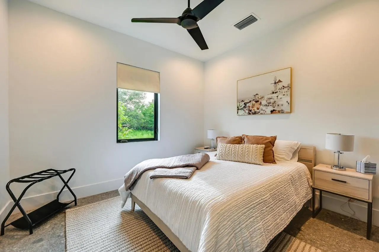 Contemporary With Outdoor Kitchen And Pool * North Naples