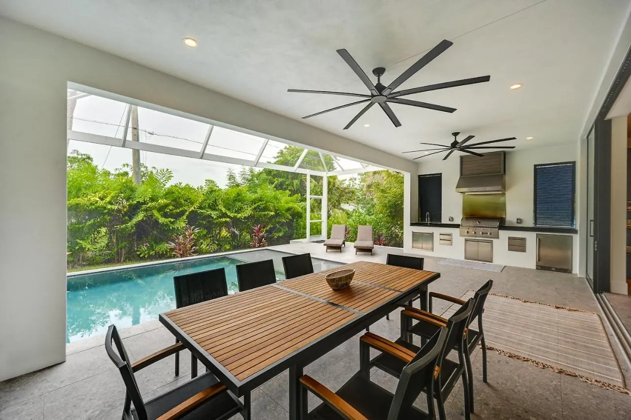 Contemporary With Outdoor Kitchen And Pool Σπίτι διακοπών