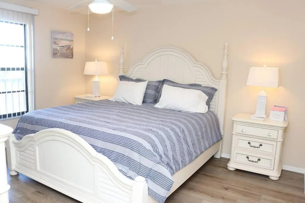 Park Shore Beautiful Floor 2bed 2bath * North Naples