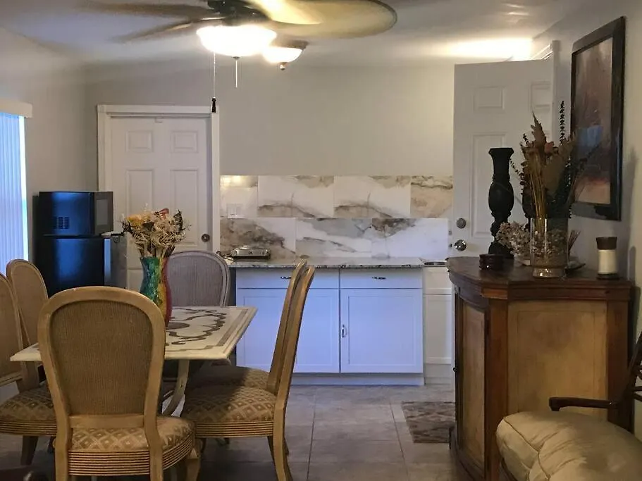 Roomy Recently Renovated Apt. Naples