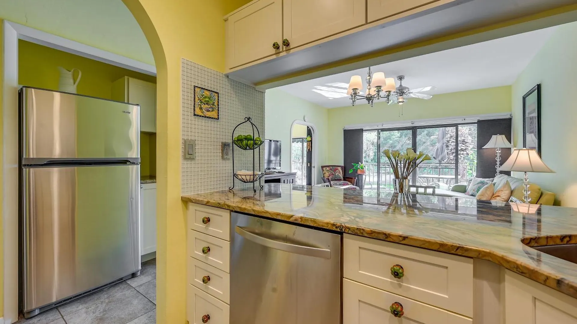 Lovely Vacation With Shared Pools! Apartment Naples