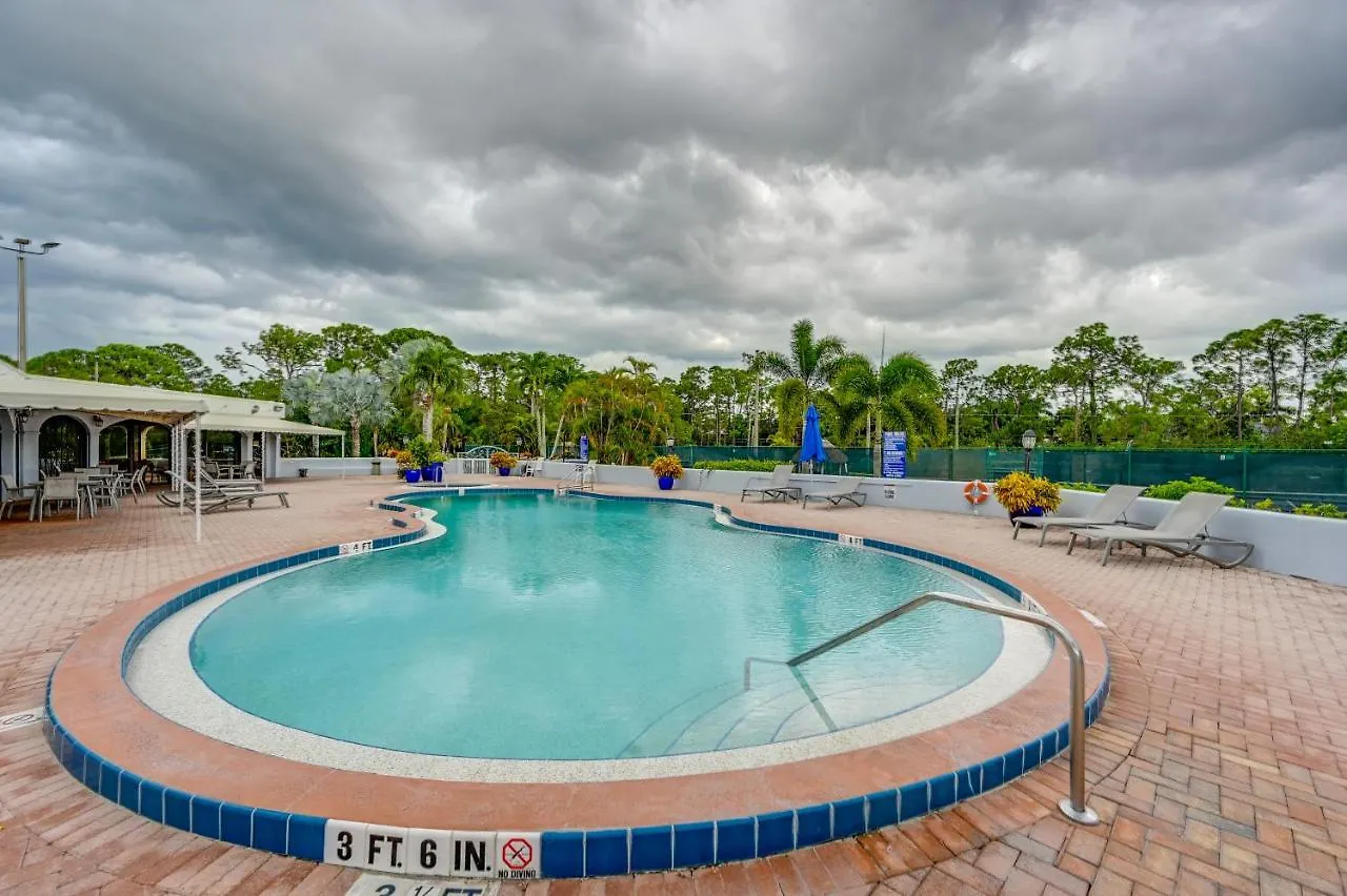 Apartment Lovely Vacation With Shared Pools! Naples