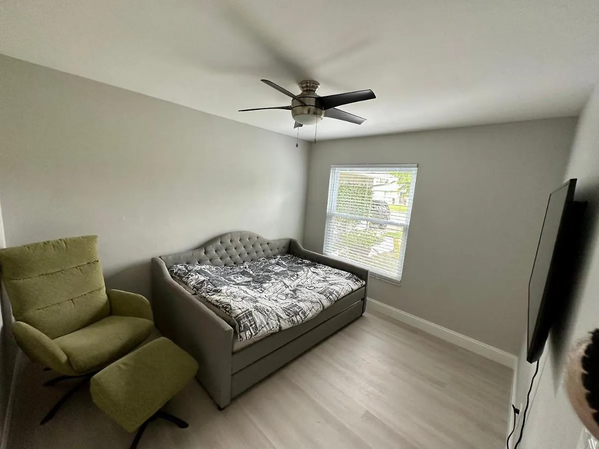 Florida House, 4br 2bt With Private Pool Oasis *