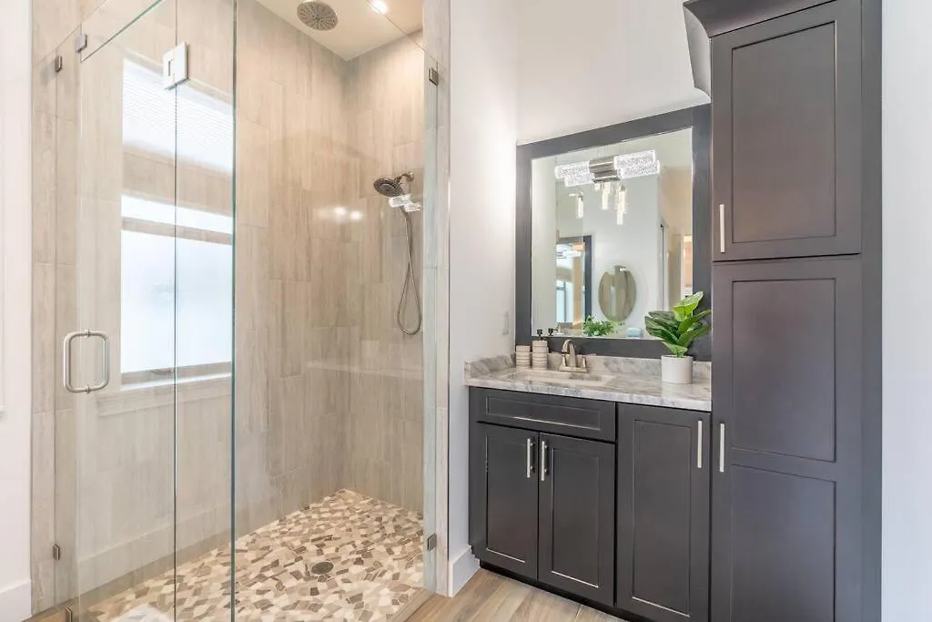 A Beautiful Modern Luxury